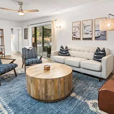 Sunset Greens Is A Newly Renovated 3 Bedroom Heated Pool Home In South Tampa With Putting Green